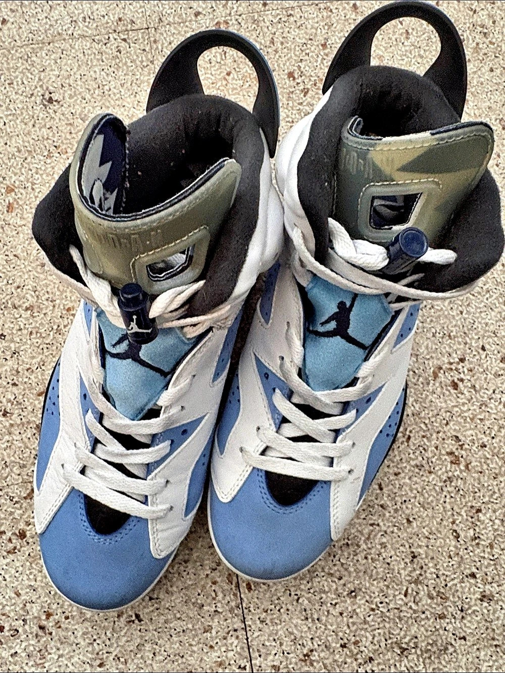 Jordan Air Jordan 6 Retro 'UNC Home' Sneakers in Blue & White